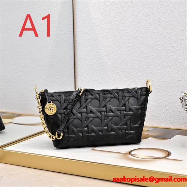 DIOR ディオール コピー 高級感 エンボス加工 ミニポーチ ブラック 大人