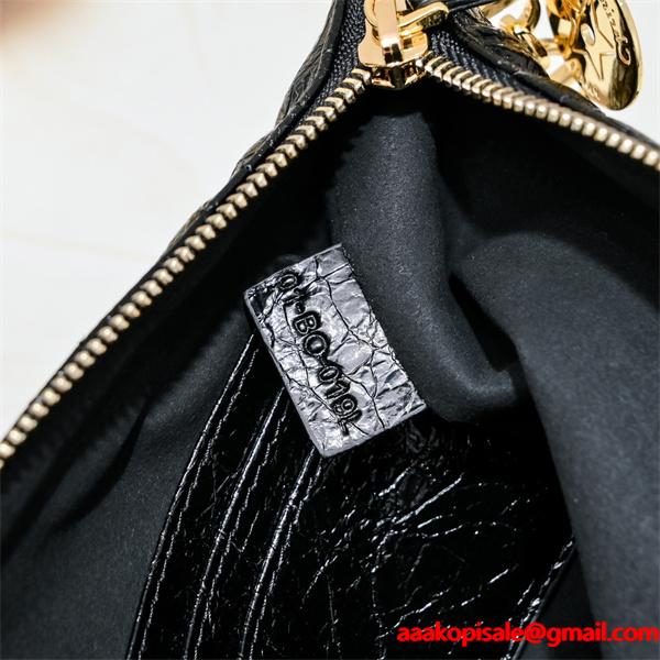 DIOR ディオール コピー 高級感 エンボス加工 ミニポーチ ブラック 大人