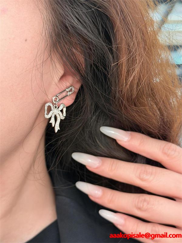 ☆ヴィヴィアン ウエストウッドピアスコピー2026新作 VIVIENNE WESTWOOD❤プレゼント最適アクセサリー