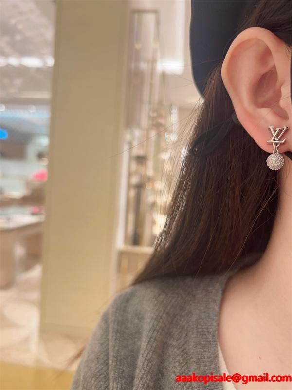 ☆ルイヴィトンピアスコピー2026新作 アクセサリーお洒落コーディネート大人気ファッション