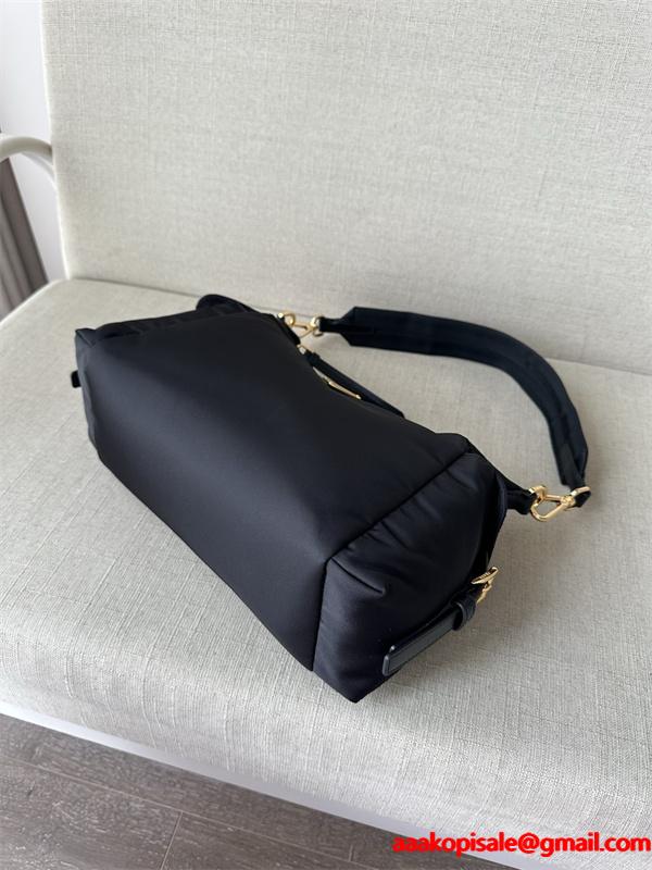 大容量❤Prada Explore プラダショルダーバッグ スーパーコピー26SS  トレンド最新アイテム