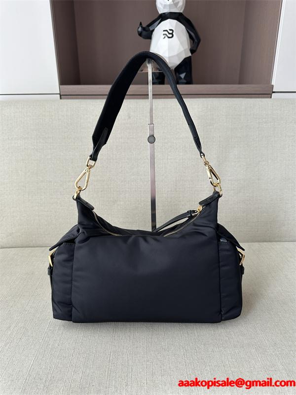 大容量❤Prada Explore プラダショルダーバッグ スーパーコピー26SS  トレンド最新アイテム