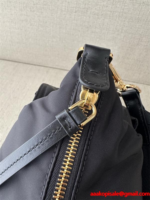 大容量❤Prada Explore プラダショルダーバッグ スーパーコピー26SS  トレンド最新アイテム