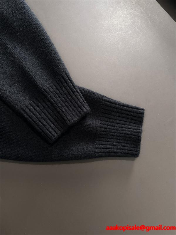 ダウンベスト グレー 限定 快適 着心地抜群 PRADA プラダ スーパーコピー