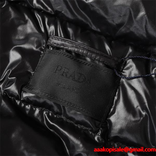 新着 PRADA プラダ 偽物 フード付きジャケット ブラック おすすめ 多机能 