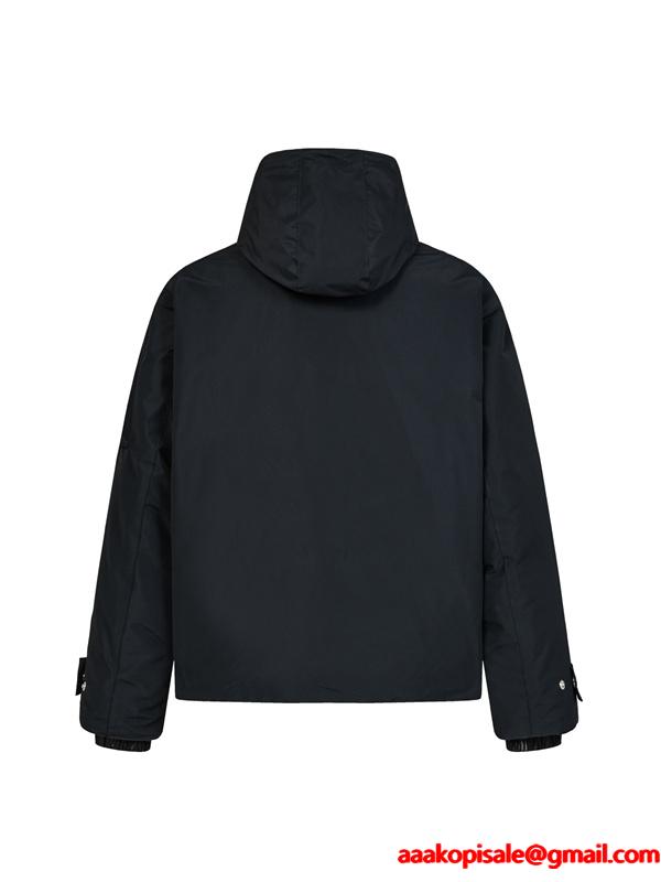 新着 PRADA プラダ 偽物 フード付きジャケット ブラック おすすめ 多机能 