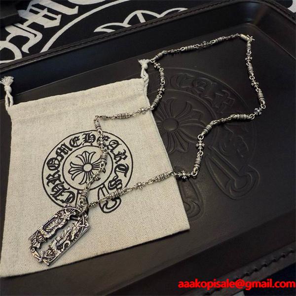 CHROME HEARTS クロムハーツ コピー 新登場 ゴシック調クロスネックレス 重厚 話題沸騰