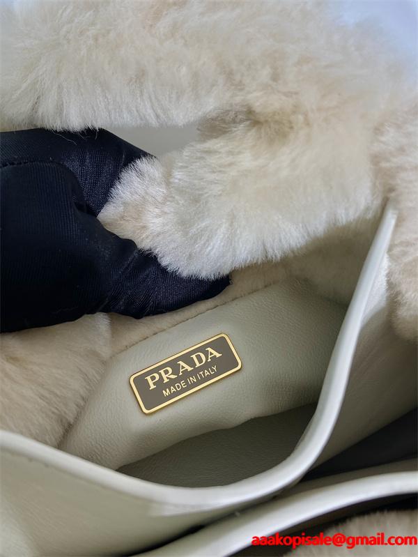 可愛い☆1BA349プラダハンドバッグコピー2026最新コレクションふわふわ人気