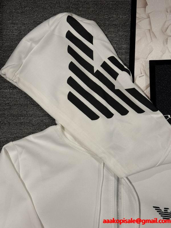 簡単にコーデをおしゃれに演出 アルマーニジップアップコピー 落ち着いた秋冬の雰囲気に演出 ARMANI 激安(日本最大級)