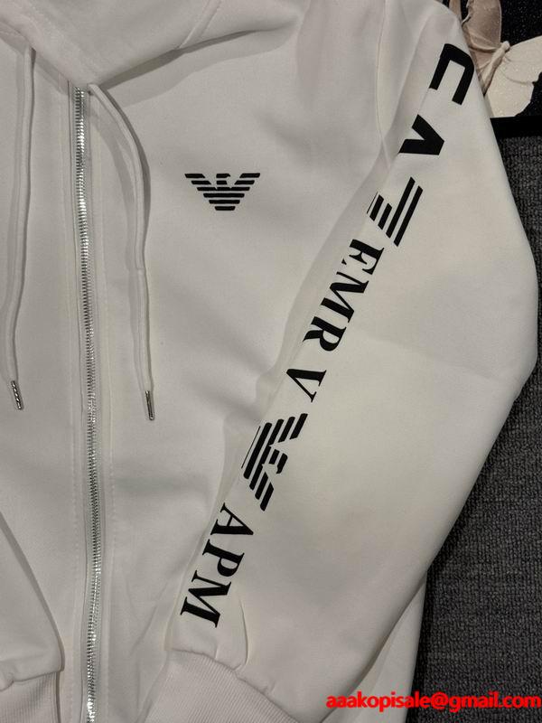 簡単にコーデをおしゃれに演出 アルマーニジップアップコピー 落ち着いた秋冬の雰囲気に演出 ARMANI 激安(日本最大級)