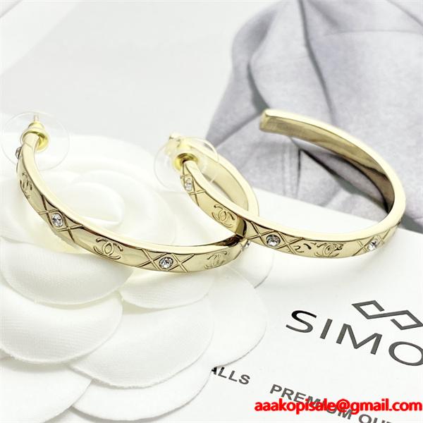 2026人気シャネルピアスコピー 寒い季節の王道アイテム 激安(日本最大級)