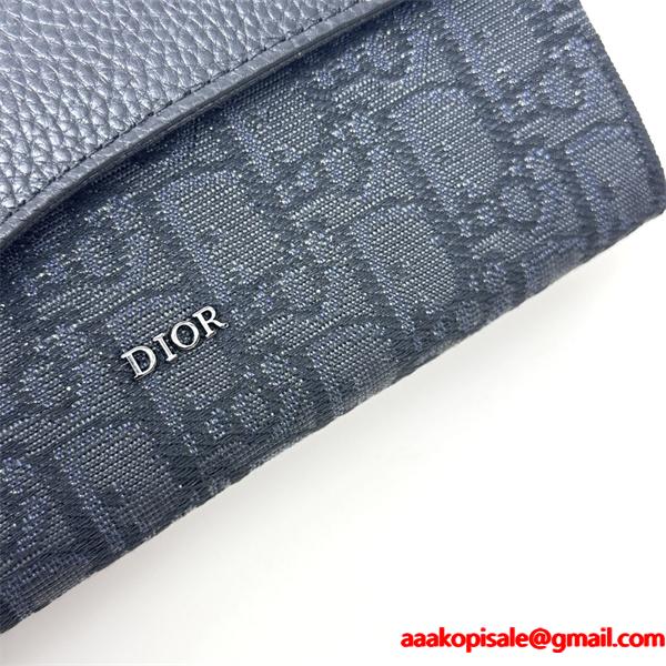 2026ディオール長財布コピー DIOR 季節感溢れる秋らしいコーデ 激安(日本最大級)