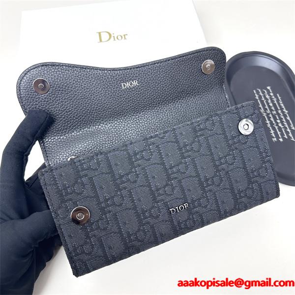 2026ディオール長財布コピー DIOR 季節感溢れる秋らしいコーデ 激安(日本最大級)