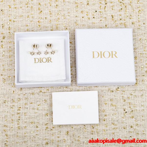 簡単にコーデをおしゃれに演出 ディオールピアス コピーDIOR 普段使いもオフィスもOK 激安(日本最大級)