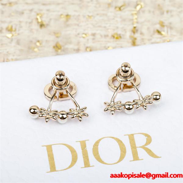 簡単にコーデをおしゃれに演出 ディオールピアス コピーDIOR 普段使いもオフィスもOK 激安(日本最大級)