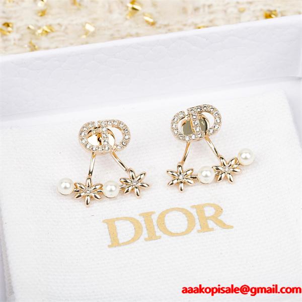 簡単にコーデをおしゃれに演出 ディオールピアス コピーDIOR 普段使いもオフィスもOK 激安(日本最大級)