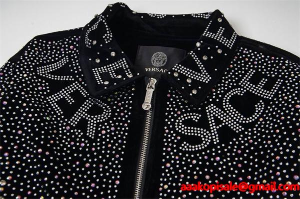 プレゼントに ヴェルサーチジャケットコピーVERSACE 秋の定番  ブランド コピー 激安(日本最大級)