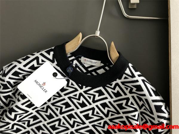 落ち着いた秋冬ファッション 2025-26着こなし モンクレール セーターコピーMONCLER 激安(日本最大級)