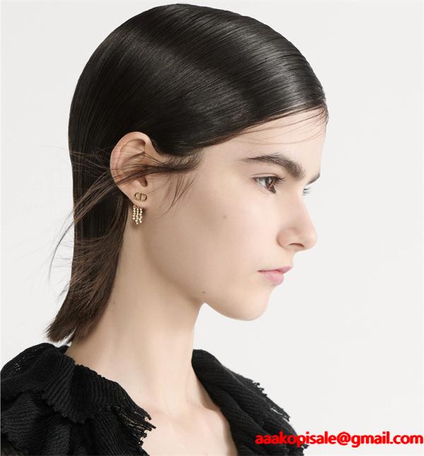冬コーデの名脇役 DIOR 寒い季節の王道アイテム ディオール ピアス コピー 激安(日本最大級)