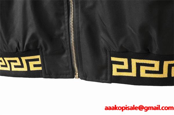 プレゼントでピッタリ 2025ヴェルサーチジャケットコピー VERSACE