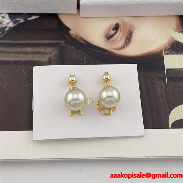 冬の最旬コーデに仕上げる ディオール DIOR ピアスコピー 激安(日本最大級)