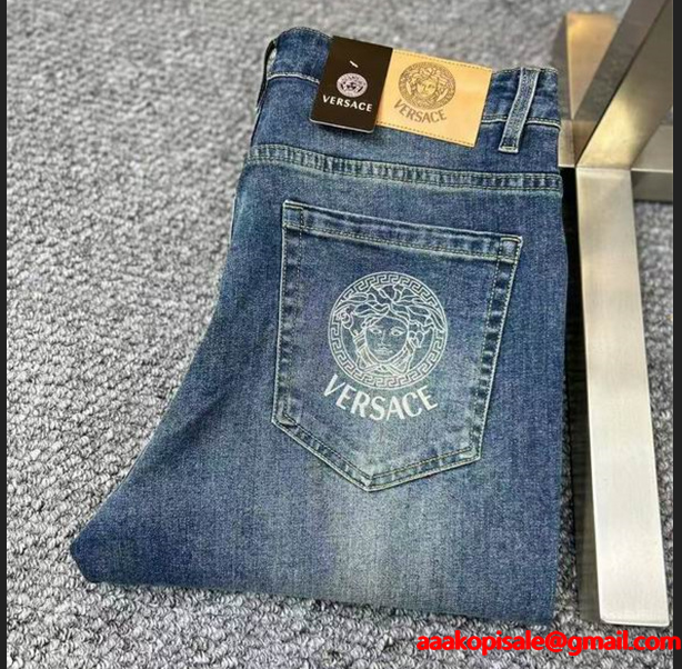 VERSACE 春夏になると流行する ヴェルサーチ ジーンズ ブランド コピー 激安(日本最大級)
