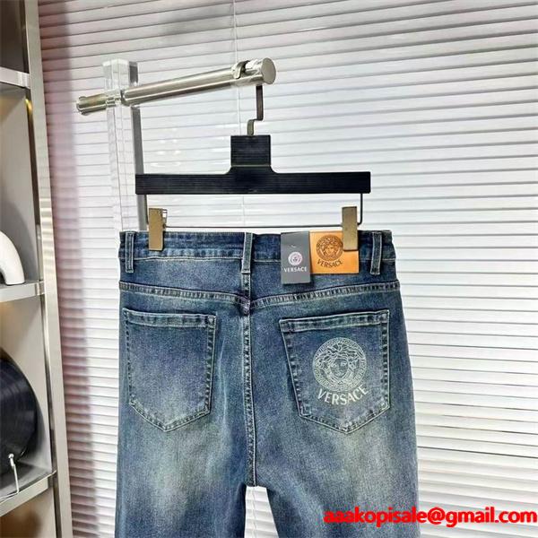 VERSACE 春夏になると流行する ヴェルサーチ ジーンズ ブランド コピー 激安(日本最大級)