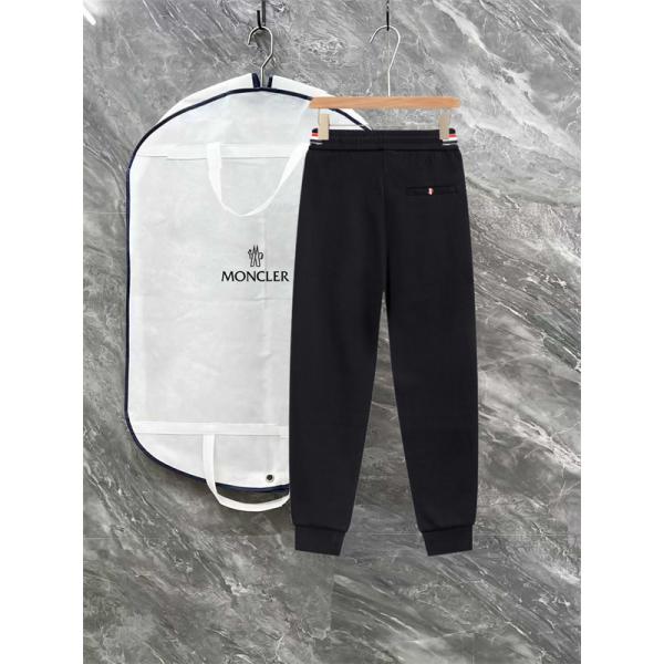 話題 ブラック ワンポイントロゴ 快適シルエット 秋冬注目 モンクレール コピー Moncler スウェットパンツ