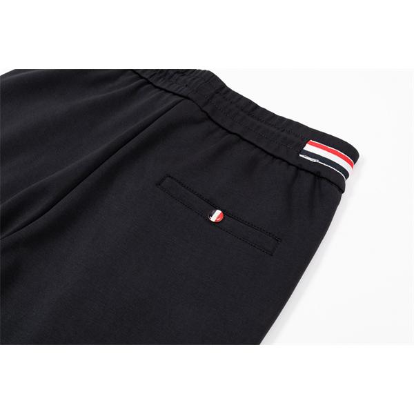 話題 ブラック ワンポイントロゴ 快適シルエット 秋冬注目 モンクレール コピー Moncler スウェットパンツ