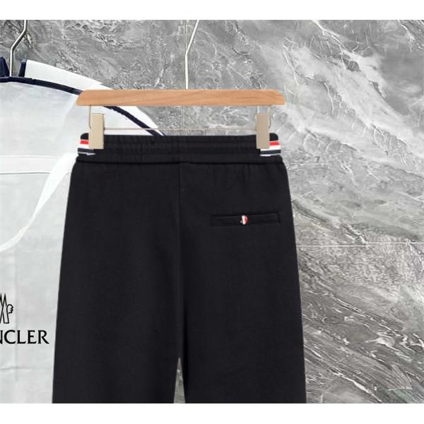 話題 ブラック ワンポイントロゴ 快適シルエット 秋冬注目 モンクレール コピー Moncler スウェットパンツ