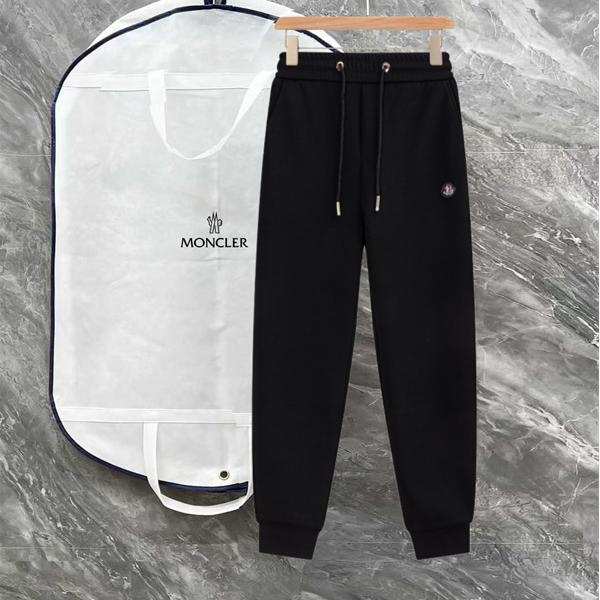 定番 ブラック サイドロゴ控えめ 大人モード感 秋冬人気 モンクレール コピー 高品質 Moncler ジョガーパンツ