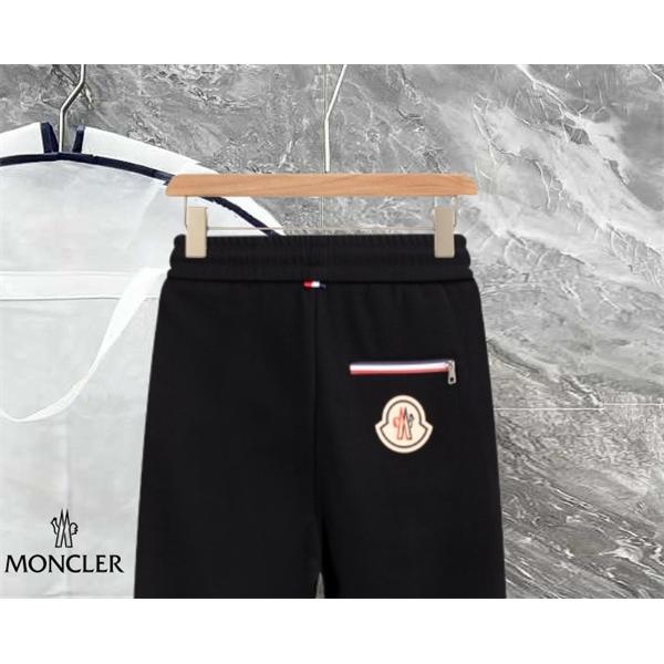 定番 ブラック サイドロゴ控えめ 大人モード感 秋冬人気 モンクレール コピー 高品質 Moncler ジョガーパンツ
