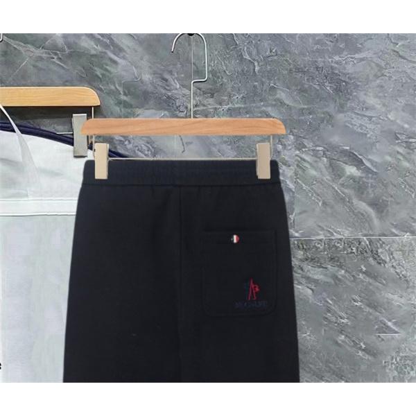 注目 ブラック ジップポケット仕様 実用性抜群 トレンド最前線 モンクレール コピー Moncler スウェットパンツ