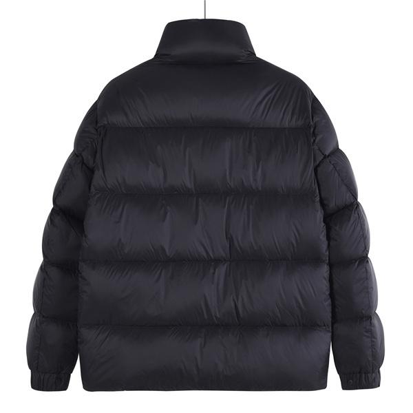 ネイビー ロゴワッペン 上質仕上げ 軽量暖か 2025秋冬必須 MONCLER モンクレール スーパーコピー ダウンジャケット