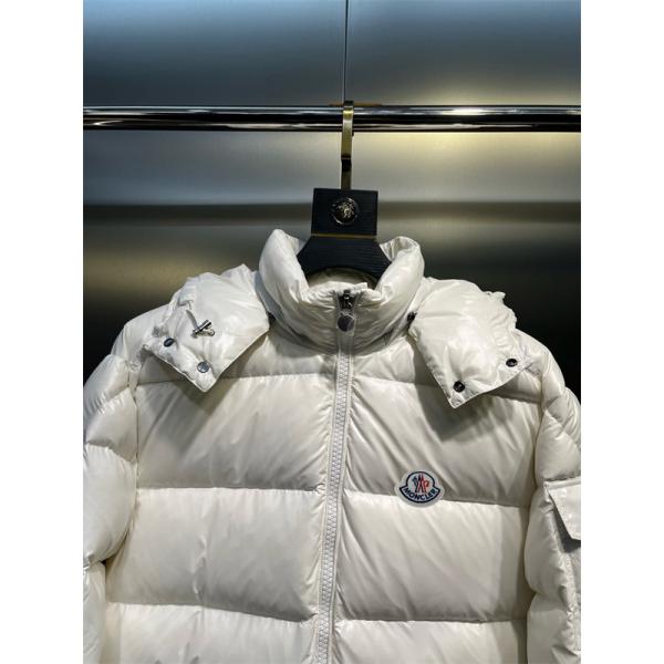 人気急上昇！スノーホワイト 光沢仕上げ 冬映えデザイン モンクレール コピー Moncler ダウンジャケット