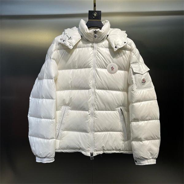 高級感溢れる ホワイト 光沢プレミアム仕上げ 冬コーデ注目 モンクレール コピー Moncler ダウンジャケット