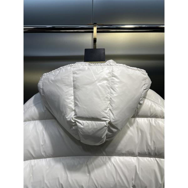 希少 スノーホワイト 三色ディテール トレンド モンクレール 偽物 Moncler 高品質 ダウンジャケット