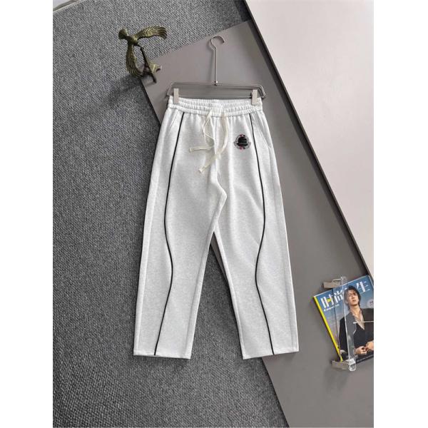  話題 ブラック パイピングデザイン 快適着心地 2025秋冬注目 モンクレール コピー Moncler セットアップ