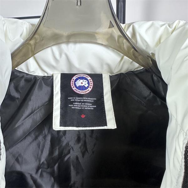注目 ホワイト×ブラック プレミアム 2025秋冬必須 カナダグース コピー Canada Goose ダウンジャケット