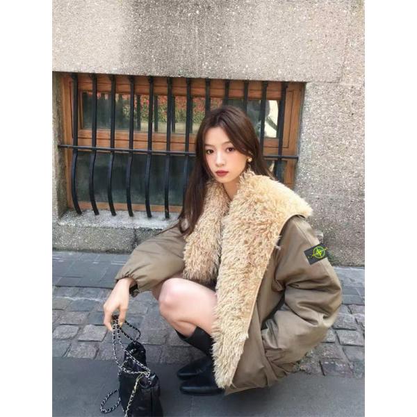 STONE ISLAND ストーンアイランド コピー 今年の主役 2025AW ホワイト×ブラック 高機能 ダウンジャケット