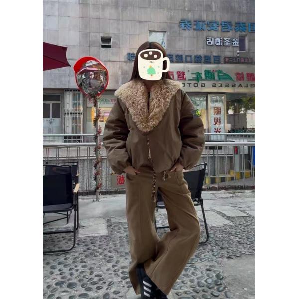 STONE ISLAND ストーンアイランド コピー 今年の主役 2025AW ホワイト×ブラック 高機能 ダウンジャケット