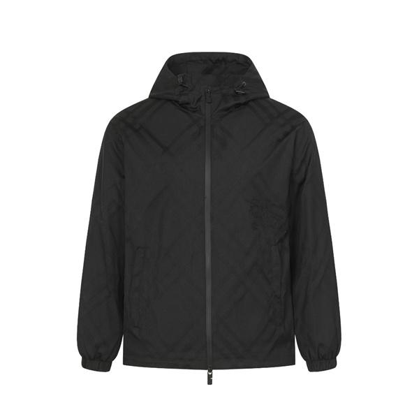 バーバリー コピー BURBERRY トレンド最前線！2025注目 ブラック 秋冬 軽量 ジャケット