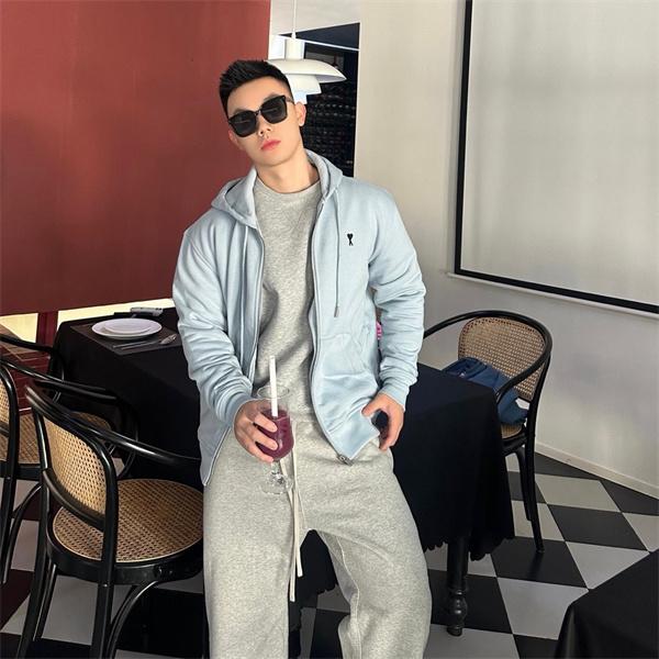 AMI PARIS アミ パリス コピー 2025秋冬定番 ブラック 当店イチオシ 快適 ジップパーカー