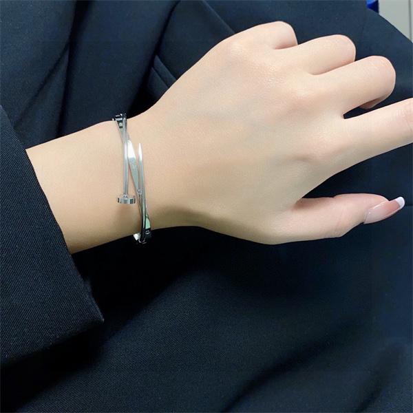 【2025-26秋冬トレンド】Cartier☆カルティエ釘バングルコピー☆☆人気ランキングクリスマスプレゼントオススメ