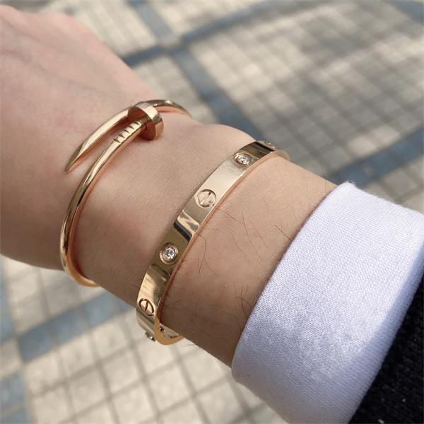 素敵❤カルティエ バングル コピー❤Cartier  アクセサリーコーデお洒落男女OK上質なアイテム