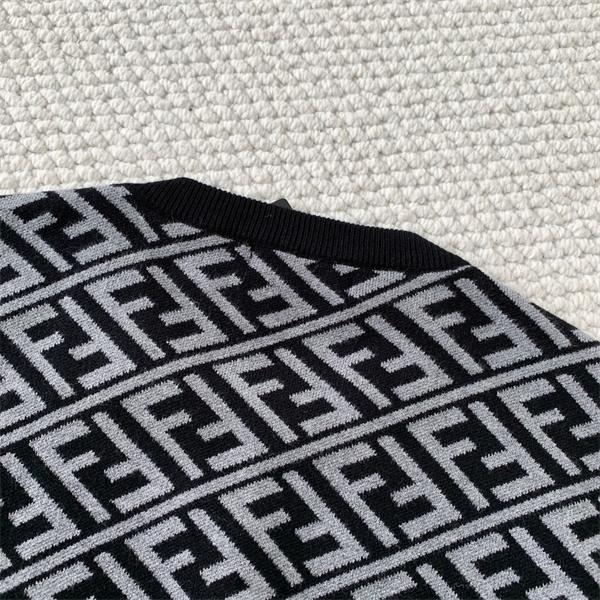 FENDI フェンディ スーパーコピー 肌触り良好 FF総柄 グレー ニット 2025秋冬 注目