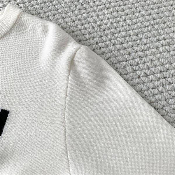 温か素材 ロゴ ホワイト FENDI フェンディ コピー ニット プレミアム 2025秋冬