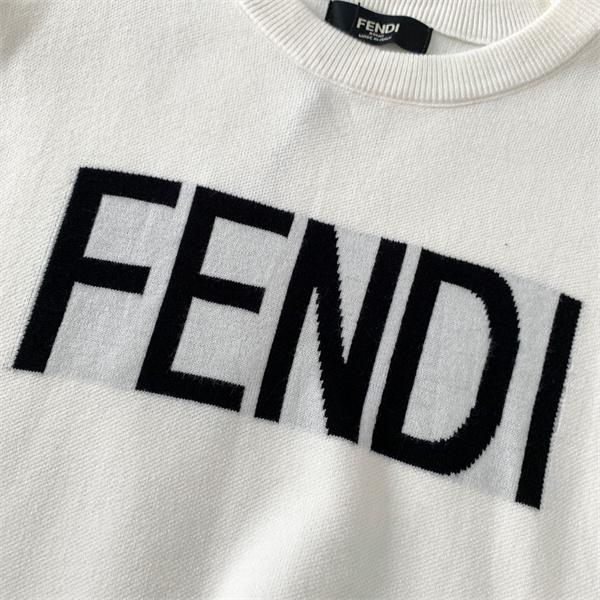 温か素材 ロゴ ホワイト FENDI フェンディ コピー ニット プレミアム 2025秋冬