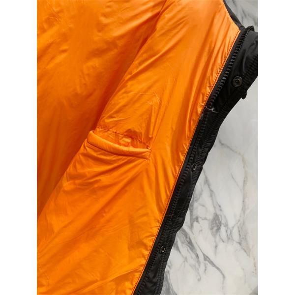 防寒仕様 モンスターアイ ダウンジャケット 限定 FENDI フェンディ スーパーコピー