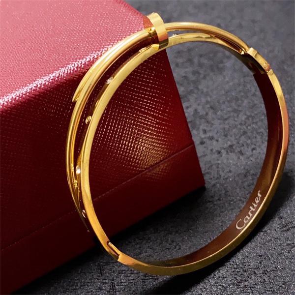 おしゃれカルティエ バングルコピー 釘ブレスレット2025-26人気ランキング上質なアイテム